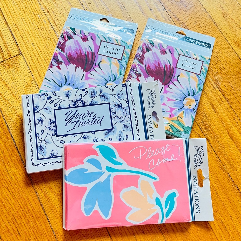 Vintage Retro Floral Party Invitations